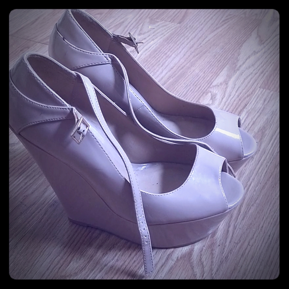 Nude wedges